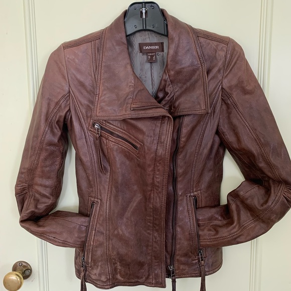 Danier Genuine Leather Jacket - Picture 3 of 10